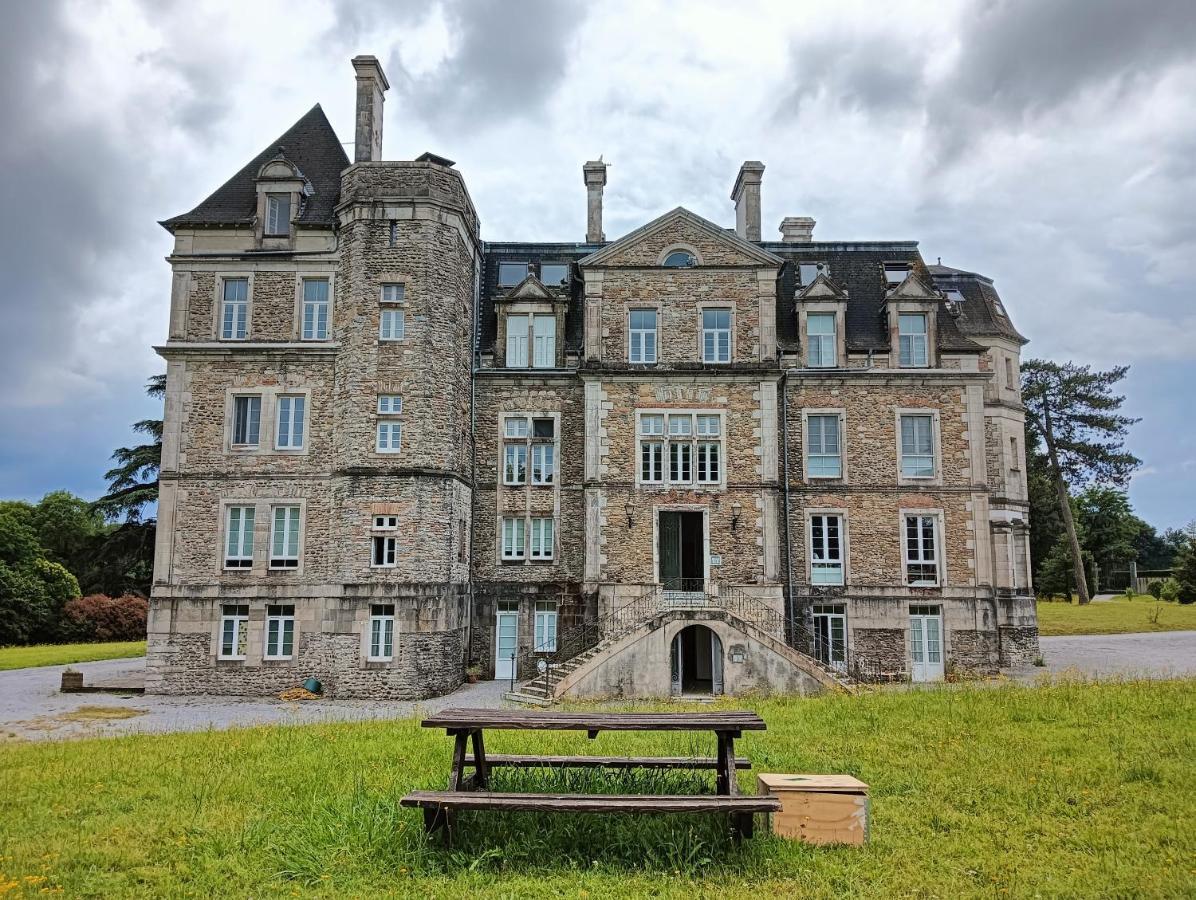 Chatescos - Estudio En Chateau Luaran gambar