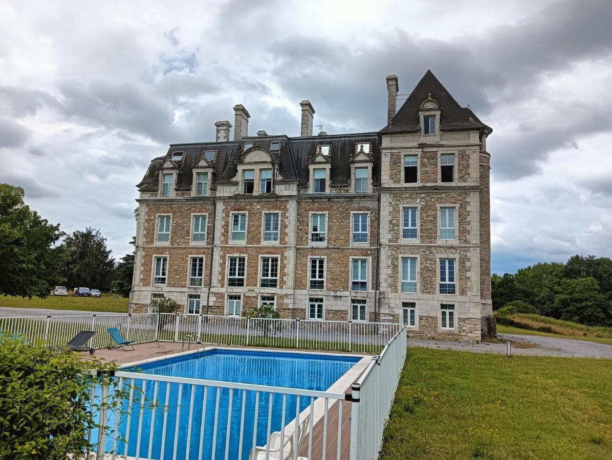 Chatescos - Estudio En Chateau Luaran gambar