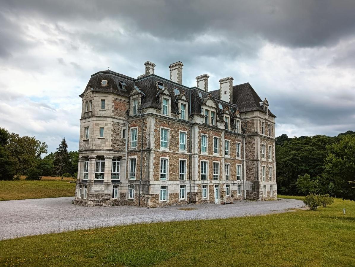 Chatescos - Estudio En Chateau Luaran gambar