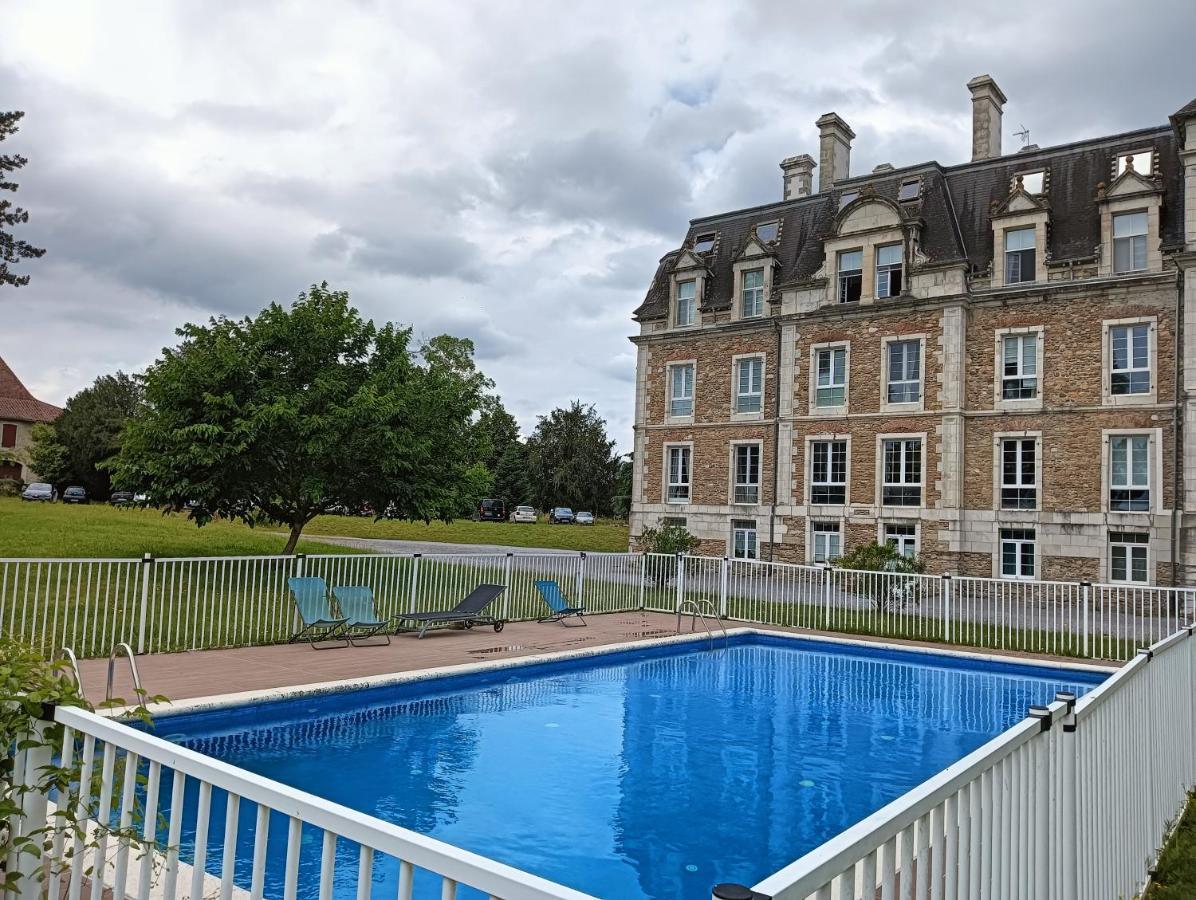 Chatescos - Estudio En Chateau Luaran gambar