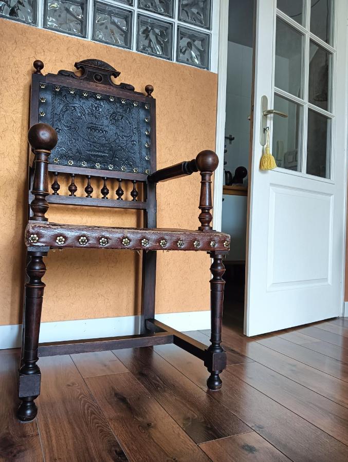 Chatescos - Estudio En Chateau Luaran gambar