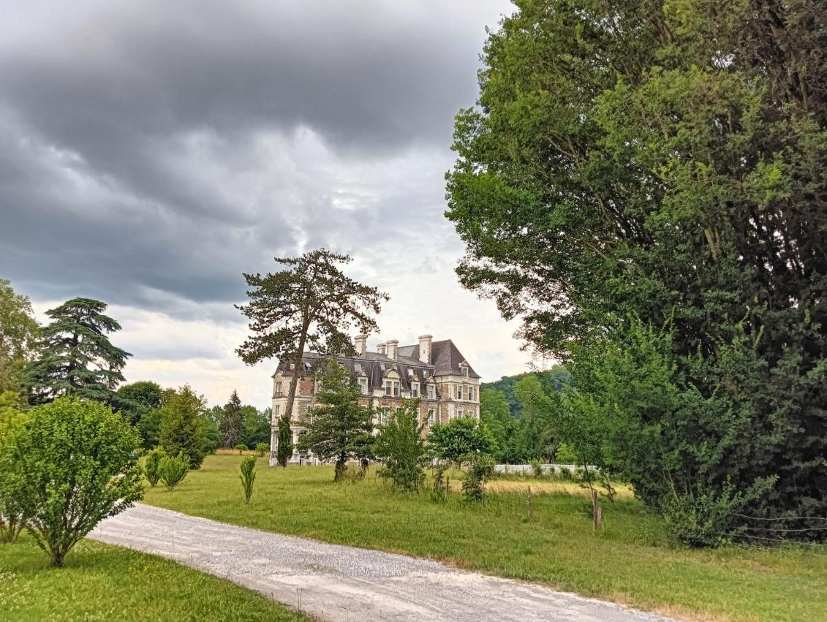 Chatescos - Estudio En Chateau Luaran gambar