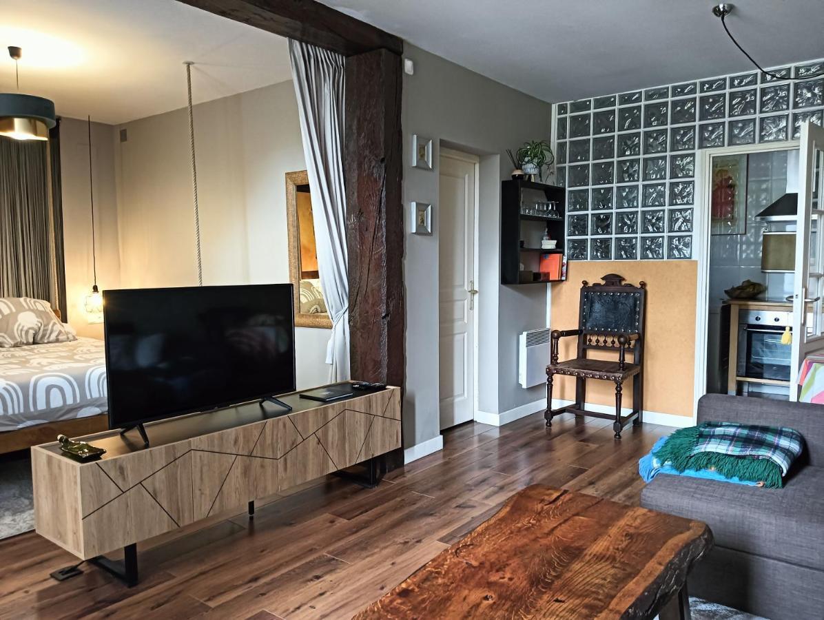 Chatescos - Estudio En Chateau Luaran gambar