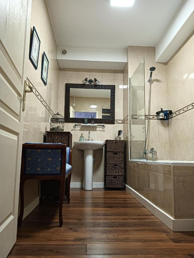 Chatescos - Estudio En Chateau Luaran gambar