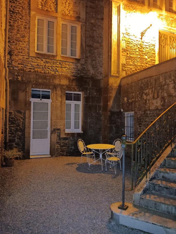 Chatescos - Estudio En Chateau Luaran gambar