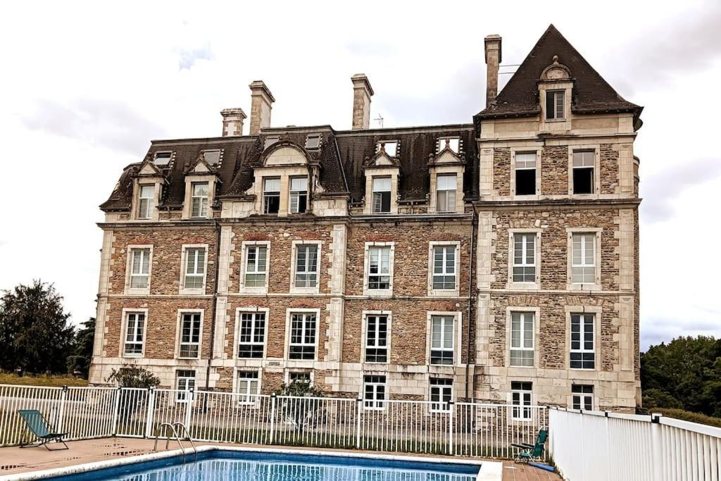 Chatescos - Estudio En Chateau Luaran gambar